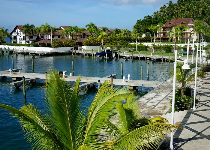 The Bannister Hotel & Yacht Club